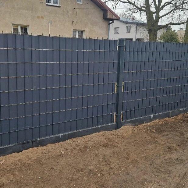 Panele ogrodzeniowe, słupki, siatka, bramy, furtki