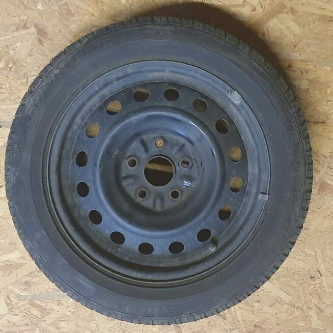 Felgi opony TPMS oraz nakrętkami Toyota Auris II 205/55 R16