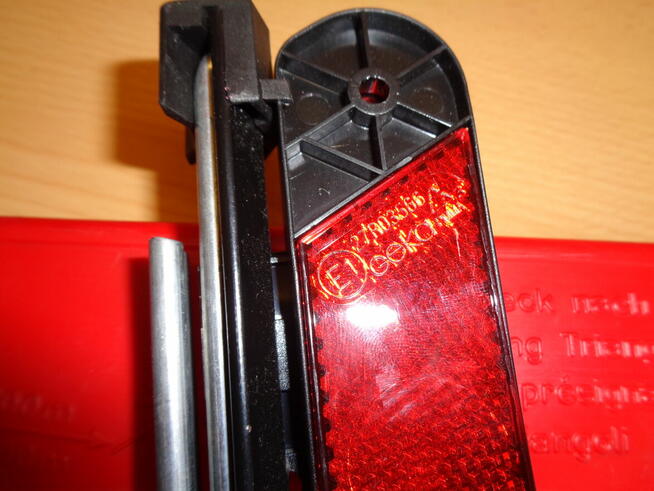 Trójkąt ostrzegawczy Audi A3 8L Nowy Uzywany