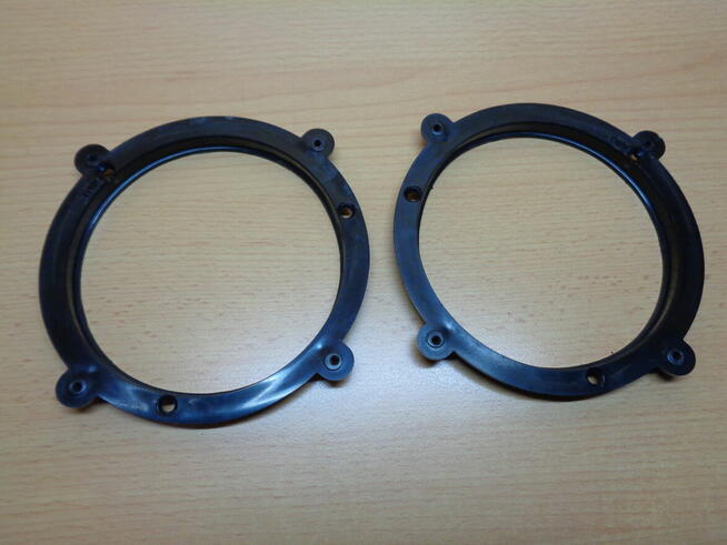 Głośnik 2-drożny 130 mm dystanse Audi A3 8L