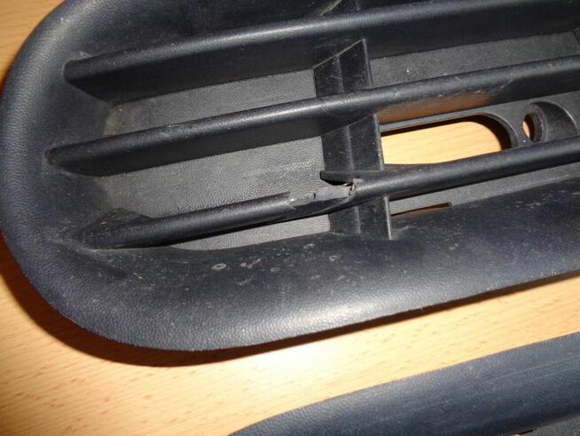 Zaślepka halogenow haka holowniczego Audi A3 8L 2001 przód