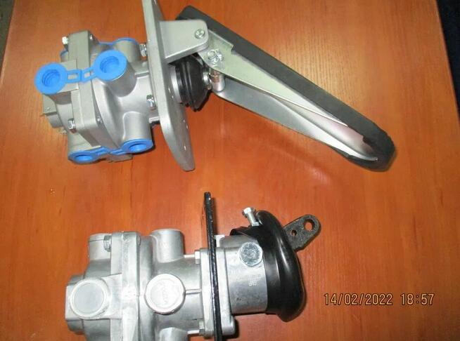 Mechanizmy hamulca na klapkę i cięgno stosowane w Ł 34 i aut