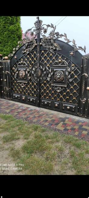 Brama wjazdowa dwuskrzydłowa