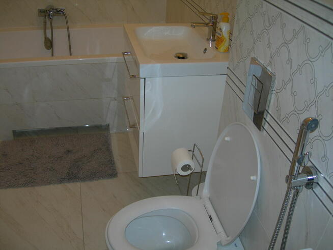 Sprzedam 2 pokoje z wyposażeniem