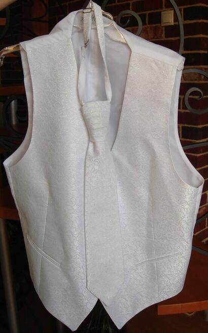 Suknia ślubna z dodatkami