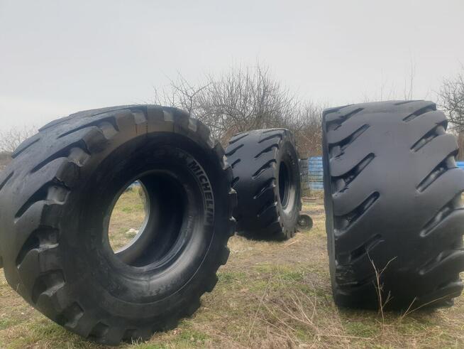 opona używana 35/65R33 Michelin skalna