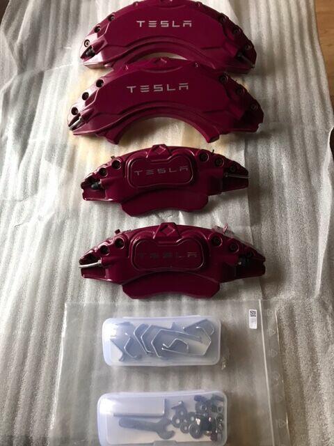 Zestaw 4 osłon zacisków hamulcowych Kompatybilny TESLA