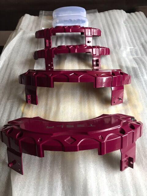 Zestaw 4 osłon zacisków hamulcowych Kompatybilny TESLA