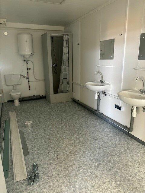 Kontener modyfikowany/biurowy/sanitarny/ 6 metrowy