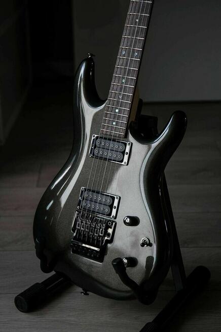 Ibanez JS1000 Black Pearl - Joe Satriani Made in Japan, case