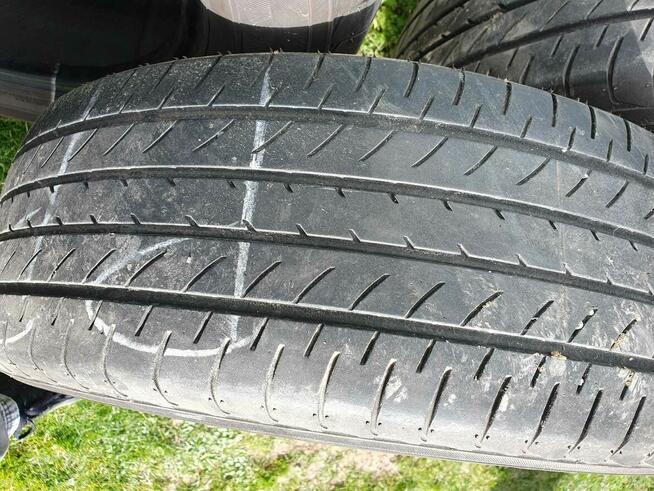 Yokohama 225/60R18 Bluearth E51 4 sztuk