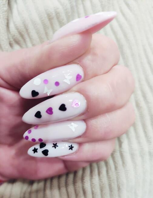 Stylistka paznokci /zagęszczanie i przedłużanie włosów