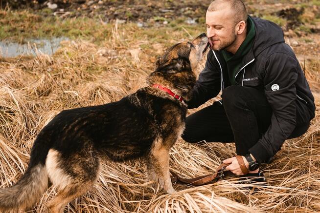 Sara jest z nami 6 lat. Ma za sobą powrót z nieudanej adopcj