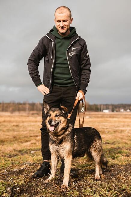 Sara jest z nami 6 lat. Ma za sobą powrót z nieudanej adopcj