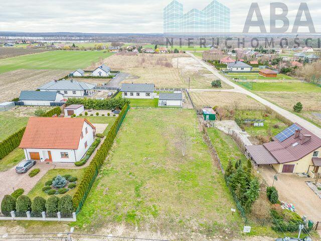 Działka budowlana w atrakcyjnej lokalizacji - Kępa