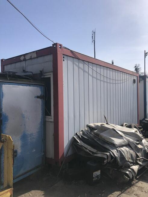 Kontener na działkę na budowe