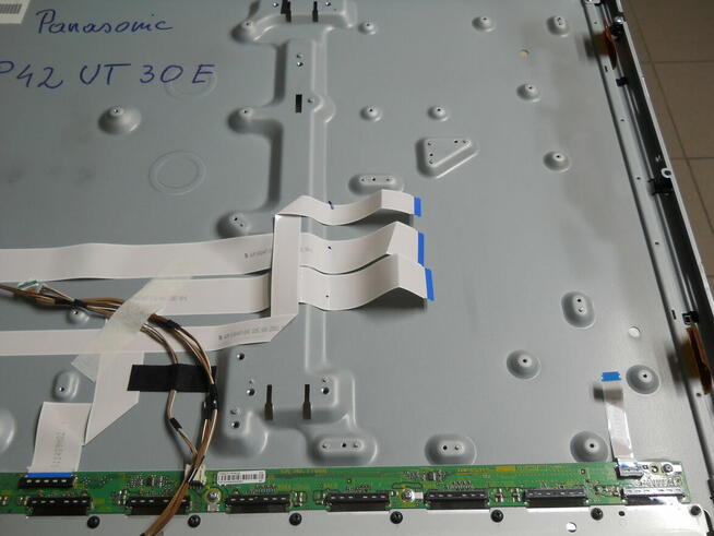 MC106FU1400 z TV Panasonic TX-TX-P42UT30E      10-026
