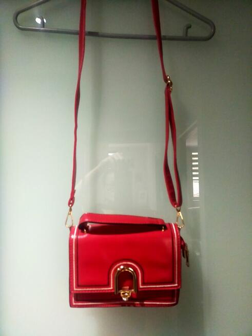 Czerwona torebka w bardzo dobrym stanie, urokliwa