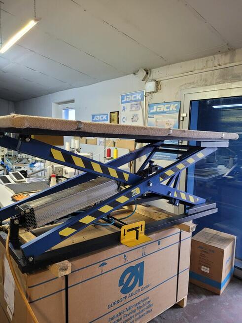 Stół tapicerski pneumatyczny