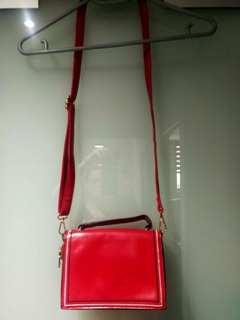 Czerwona torebka w bardzo dobrym stanie, urokliwa