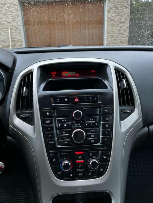 Opel Astra 1,4 benzyna +gaz . Bogate wyposażenie.