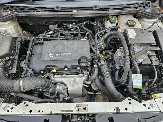 Opel Astra J Sports Tourer 1.4 Turbo Klima 2xPDC Bluetooth