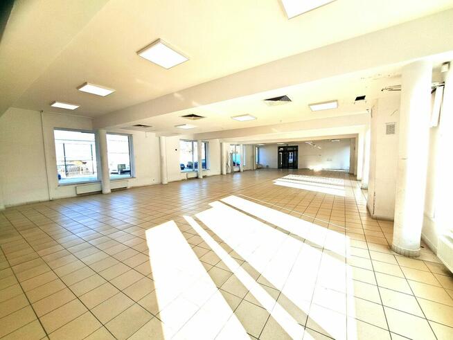 Lokal handlowo-usługowy 340 mkw. na parterze w Sanoku