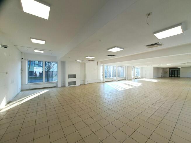 Lokal handlowo-usługowy 340 mkw. na parterze w Sanoku