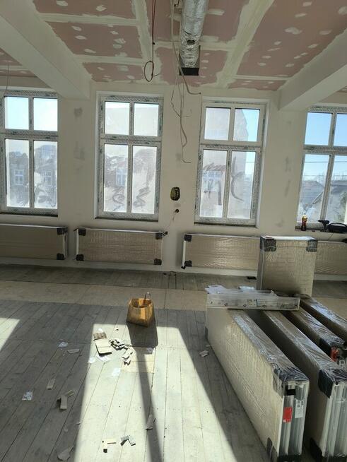 Doświadczony budowlaniec szuka pracy za granicą