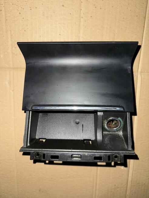 Schowek Popielniczka Tunelu Środkowego Skoda Superb II 3T085