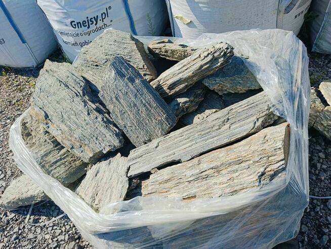 Kamień dekoracyjny - głazy Gnejsowe kora kamienna