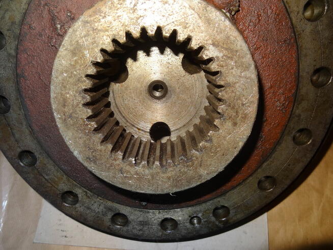 Mieszarka przekładnia reduktor Bt1000 B100 koło piasta Zremb