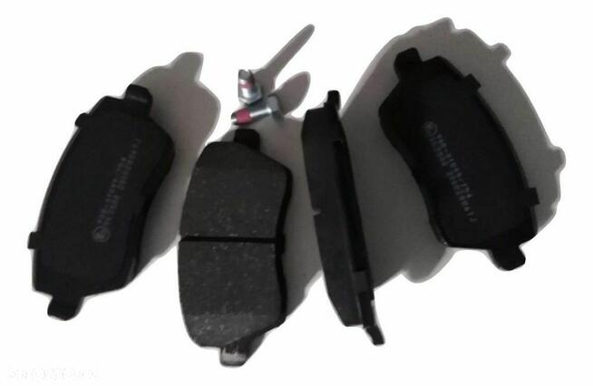 KLOCKI HAMULCOWE PRZOD NISSAN MICRA K12 RENAULT CLIO III