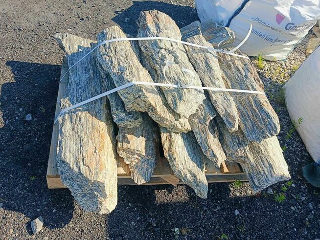 Szpilki Gnejsowe - kamienie ogrodowe /kora kamienna 50-90/70