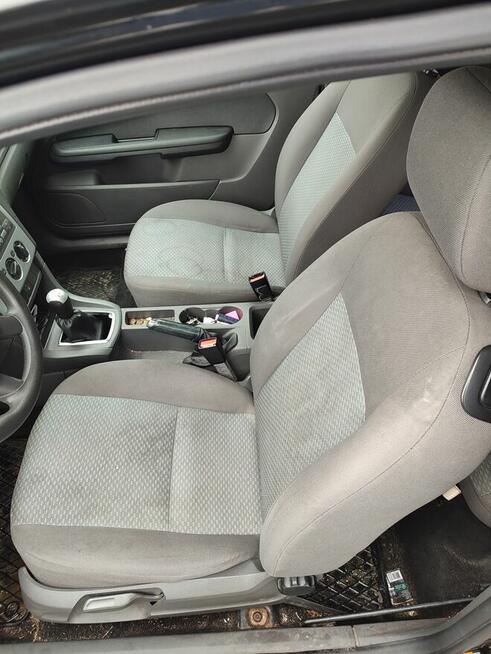 Syndyk sprzeda Ford Focus 2006 r.