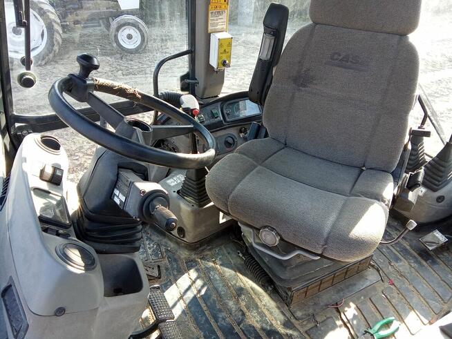 Koparko-ładowarka case