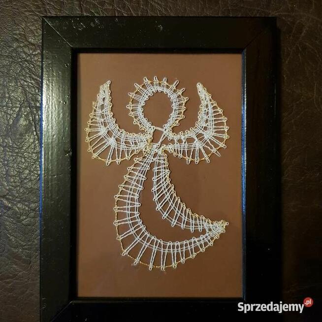 Arcydzieła wykonane metodą koronki klockowej i na szydełku