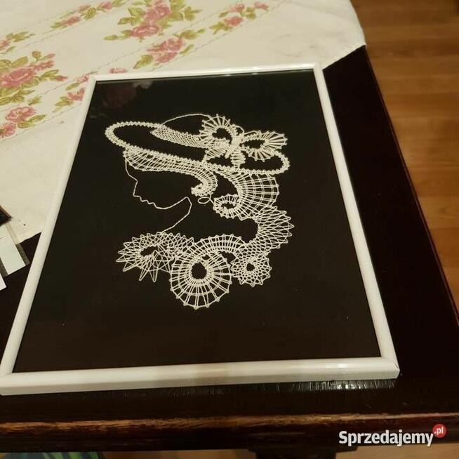 Arcydzieła wykonane metodą koronki klockowej i na szydełku