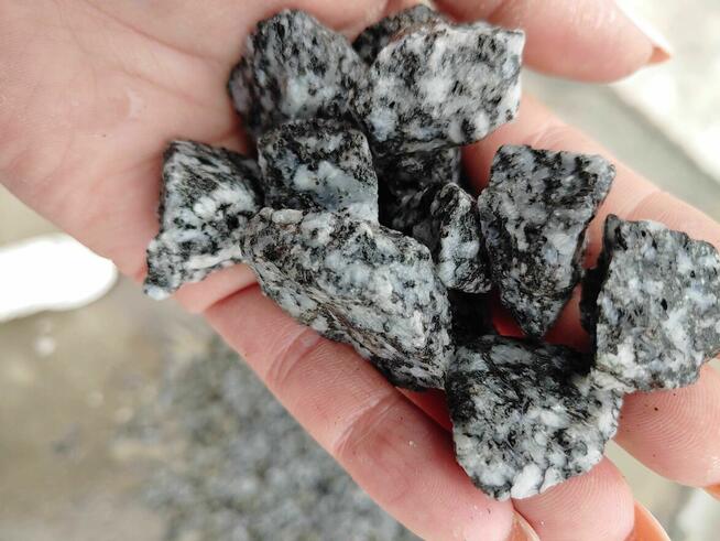 Kamień ozdobny GRYS SJENITOWY GRANODIORYT ciemno-szary - 16-