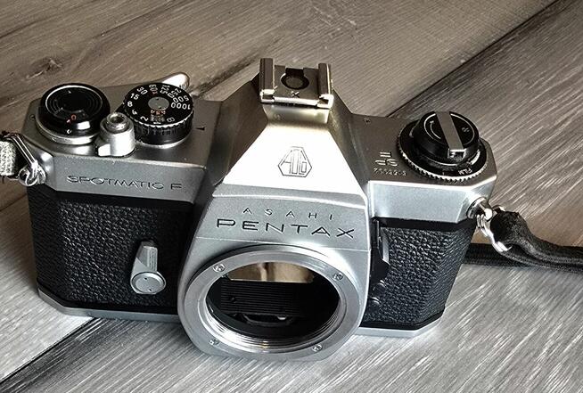 Aparat fotograficzny analogowy Pentax Asahi