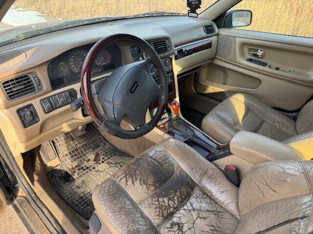 VOLVO V70 2.4 2000 r. od syndyka