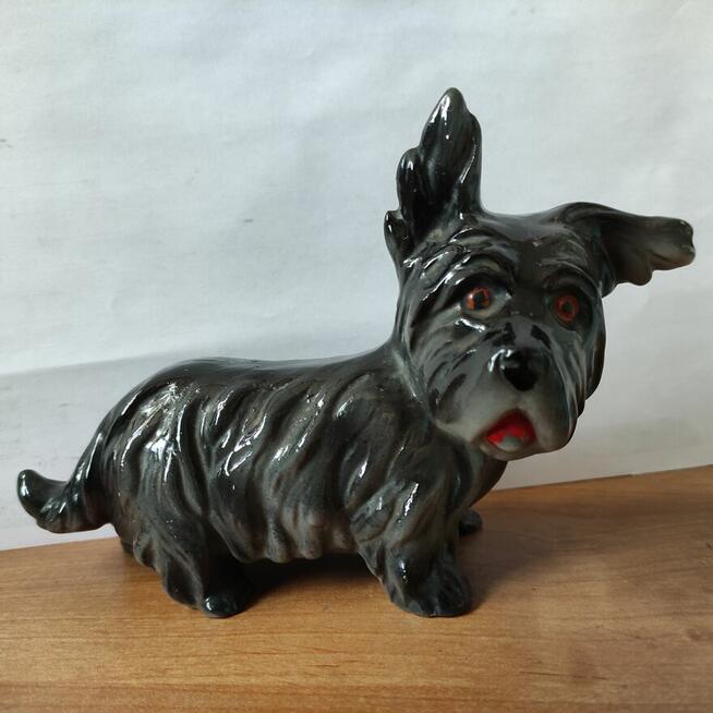 Stara figurka z porcelany pies terrier lata 50-60 z Niemiec