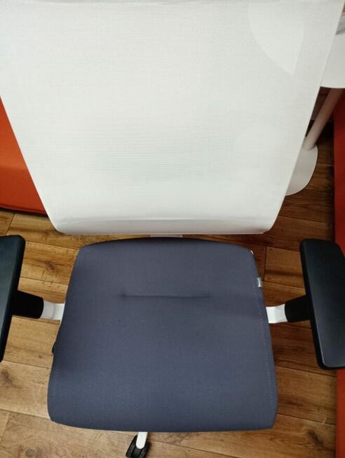 Fotel Bejot fotel obrotowy krzesło biurowe do biur szkół dom