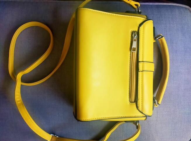 Nowa torebka w kolorze musztardowym