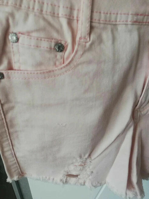 Spodenki elastyczne pudrowy róż z dziurami