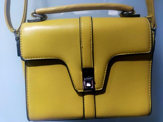 Nowa torebka w kolorze musztardowym