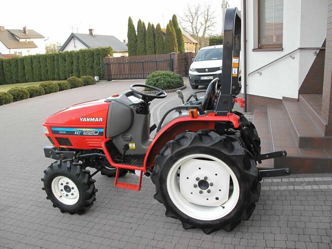 Mini Traktorek Yanmar AF220 4X4 20KM Wspomaganie Rewers