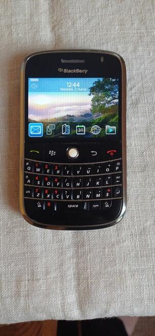 sprzedam blackberry 9000 nie porysowany ekran działa, pisze