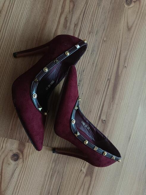 Buty damskie na obcasie