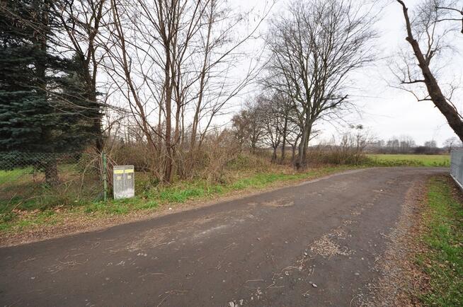 Działka na sprzedaż bud.-usług. 27 ar. Niemodlin